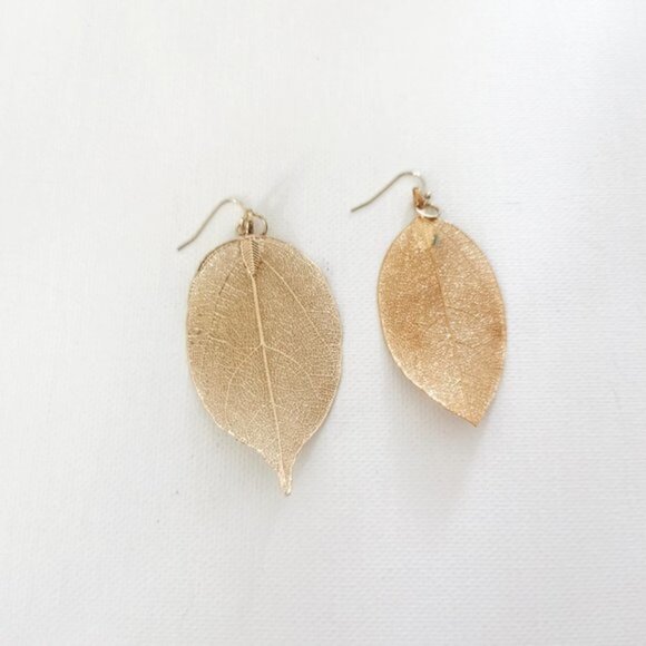 Anthropologie Golden Leaf Earrings & Necklace Set - Picture 2 of 6